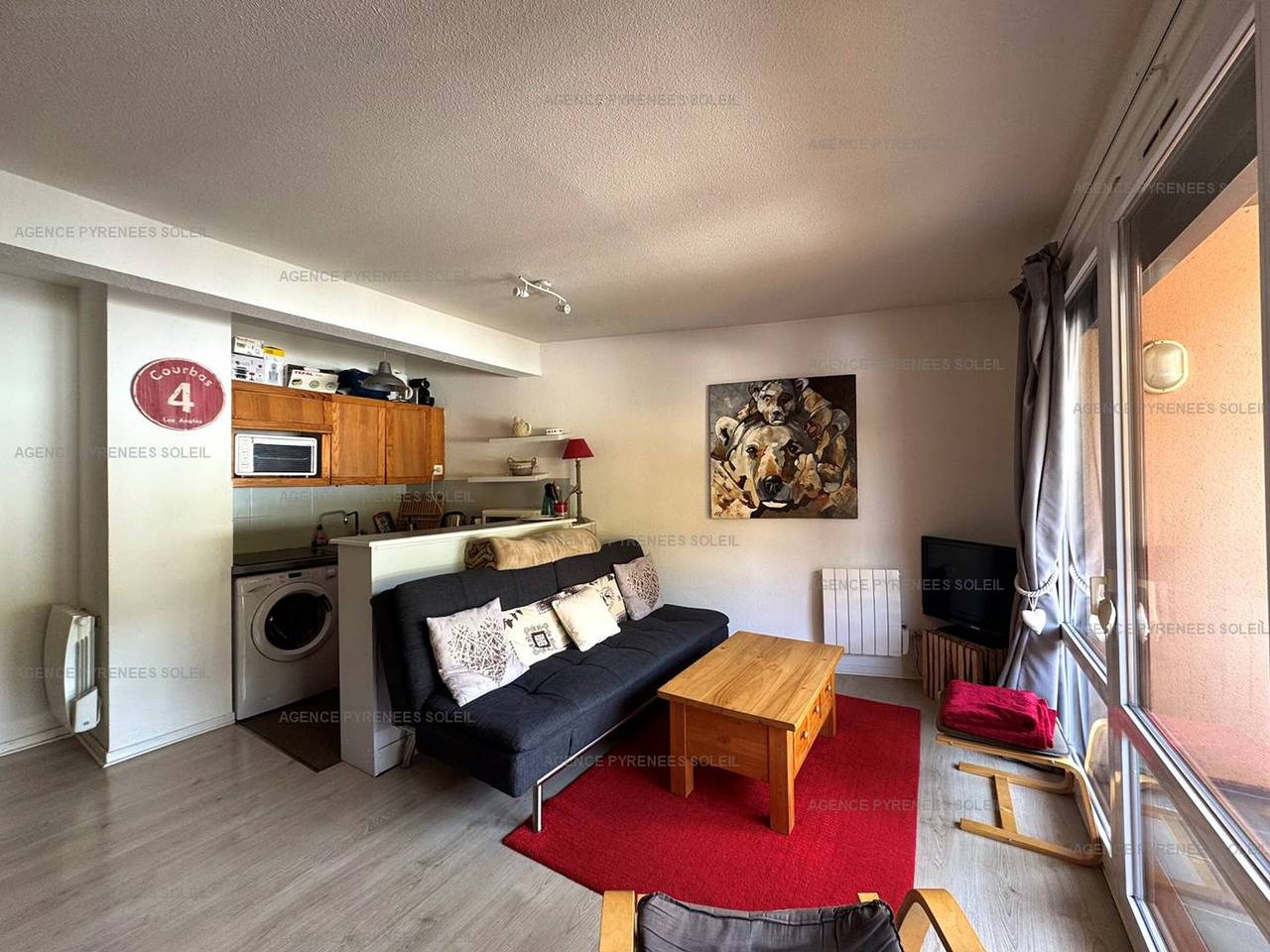 Apartamento entero, Apartamento de 2 estrellas a pie de pistas con balcón, Wifi y plaza de aparcamiento en Les Angles in Les Angles, Parque Natural Regional de los Pirineos Catalanes