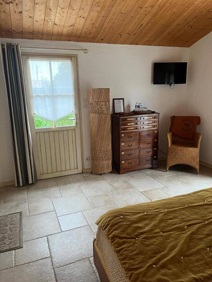 Chambre d’hôte pour 2 personnes, avec piscine ainsi que terrasse et jardin à Noirmoutier - 3