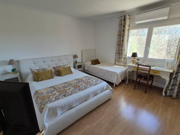 Chambre d’hôte pour 3 personnes, avec vue ainsi que piscine et jardin à Saint-Christol-lès-Alès - 3