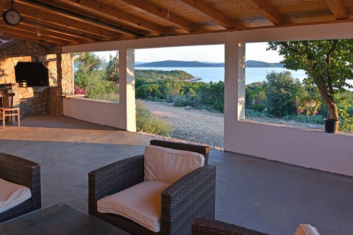 Robinsonhaus in Pašman mit Meerblick, Terrasse, Klimaanlage, W-Lan (4654-1) in Pasman Stadt, Pasman