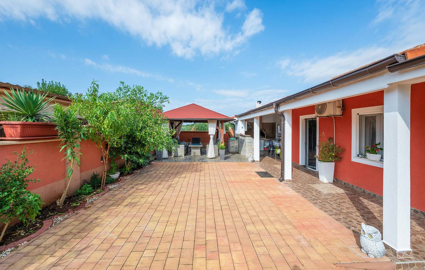 Ganze Ferienwohnung, Gemütliche 2-Zimmer-Wohnung mit WLAN und Terrasse, in der Nähe des Stadtzentrums von Sisan in Sisan, Südküste Istrien