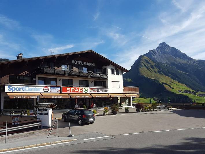 Ferienwohnung für 2 Personen, mit Balkon und Terrasse sowie Garten in Warth