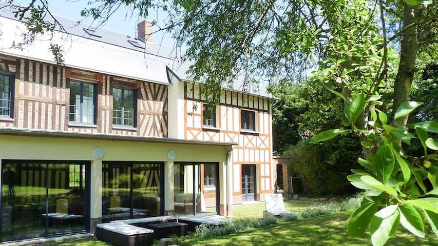 Location de vacances pour 8 personnes, avec jardin et terrasse à Rieux