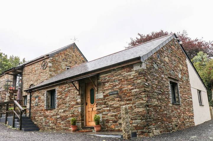 Cottage for 4 people, with hot tub and garden in Liskeard