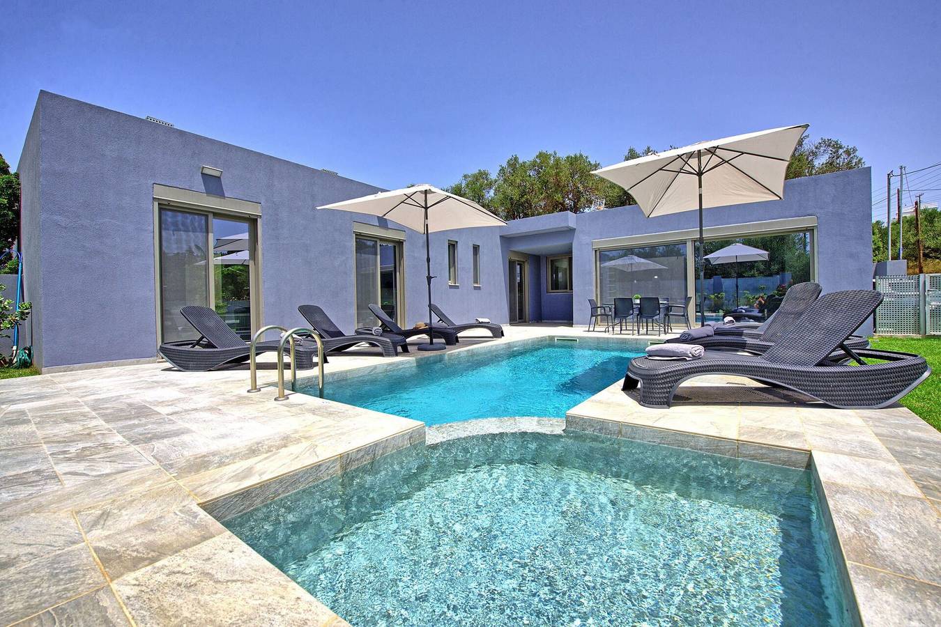 Villa for 10 personer med badebasseng in Agia Marina, Chaniaregionen