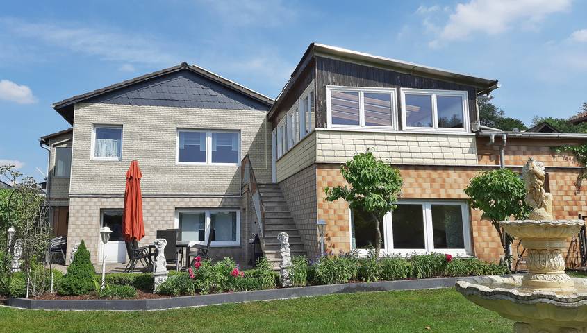 Ferienhaus für 8 Personen, mit Garten und Whirlpool sowie Sauna, kinderfreundlich in Lahntal-Westerwald