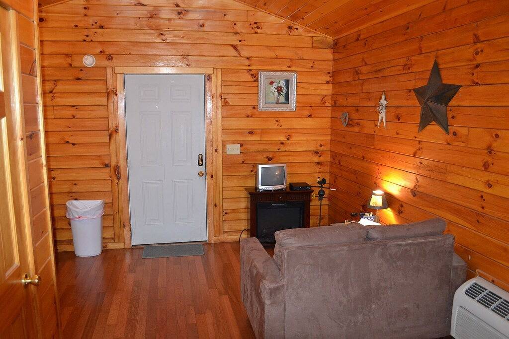 Kabine-Eigenes Badezimmer-Standard-Cozy Cabin in Hocking Hills