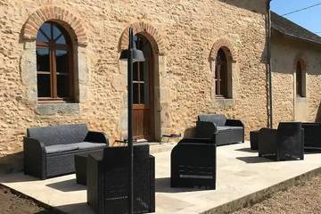 Gîte pour 12 personnes, avec jardin à Yvré-l'Évêque