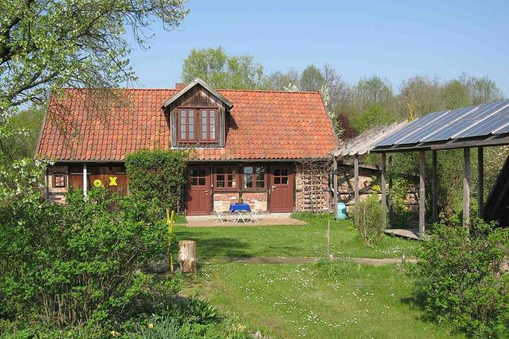Vakantiehuis voor 4 personen, with terras and sauna as well as tuin - 1