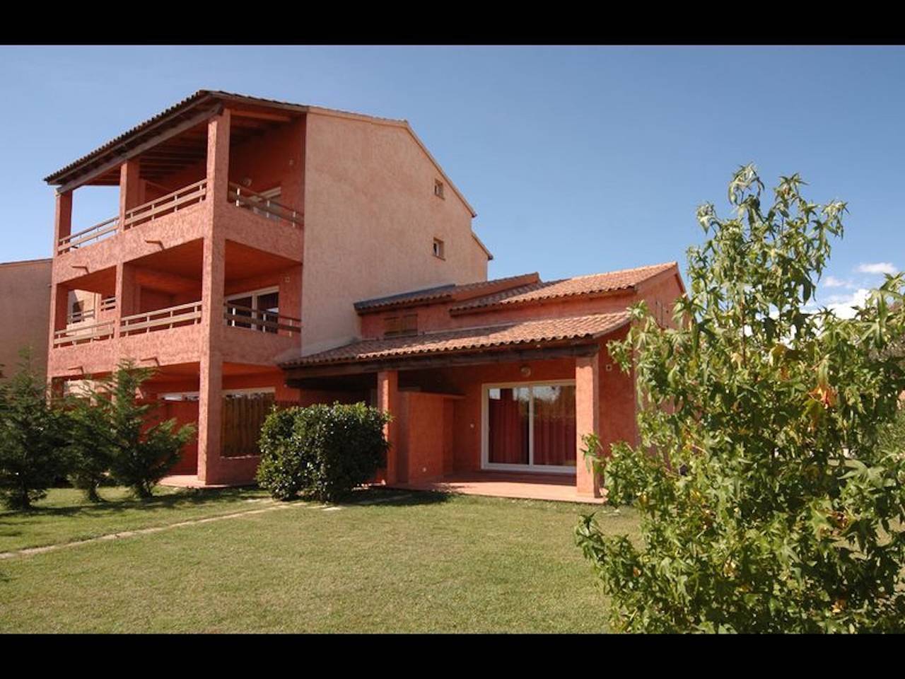 Appartement entier, Logement pieds dans l'eau - 8 personnes - 2 salles de bain - Ghisonaccia in Marina d'Oru, Ghisonaccia
