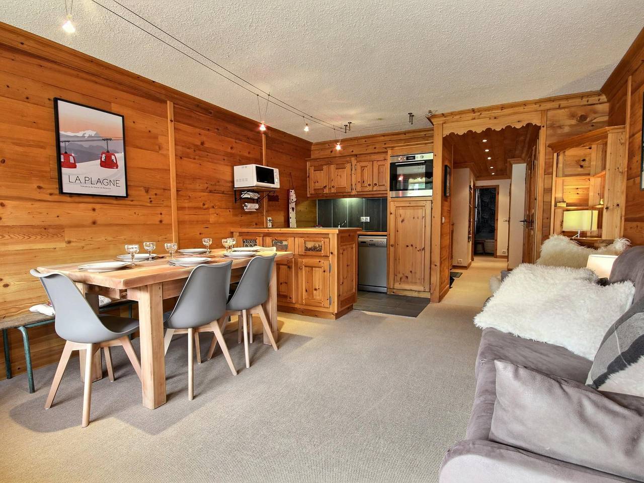 Appartement entier, Appartement 3 pièces au pied des pistes avec balcon in Plagne Centre, La Plagne-Tarentaise