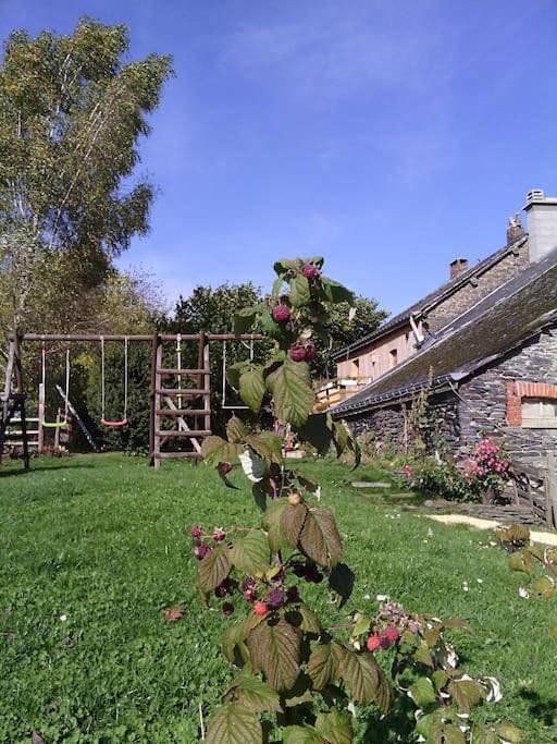 Appartement de vacances pour 4 personnes, avec piscine et sauna ainsi que vue et jardin