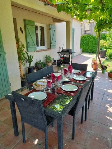 Location de vacances pour 6 personnes, avec jardin et vue, animaux acceptés à Montfrin