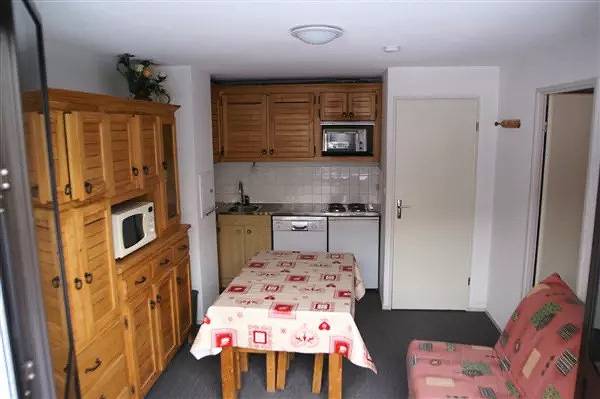 Chalet pour 6 personnes, avec balcon, animaux acceptés dans Les 7 Laux