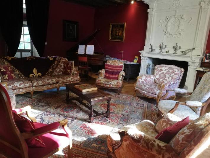 Gîte pour 2 personnes, avec vue ainsi que piscine et jardin à Cheillé - 2