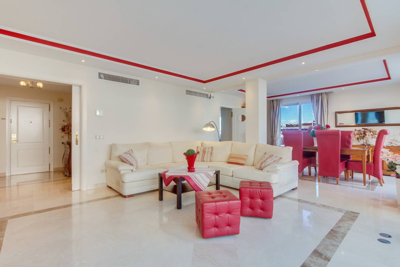 Apartamento entero, Apartamento 'Amazing' con vistas al mar, Wi-Fi y aire acondicionado in Marbella Centro, Marbella