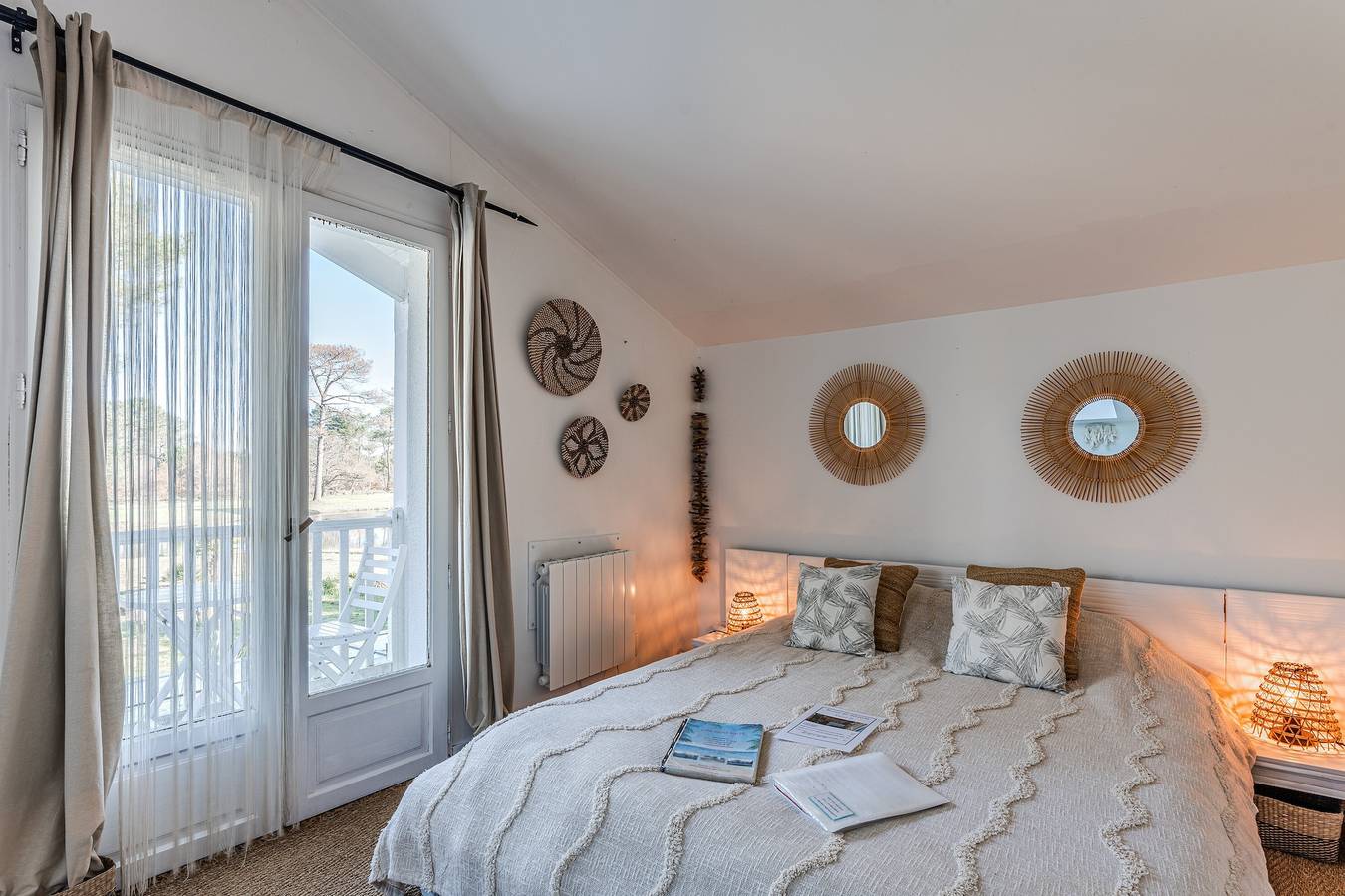 Chambre d’hôtes « Eleuthera » avec vue sur le lac, piscine partagée et Wi-Fi in Gujan-Mestras, Région d'Arcachon