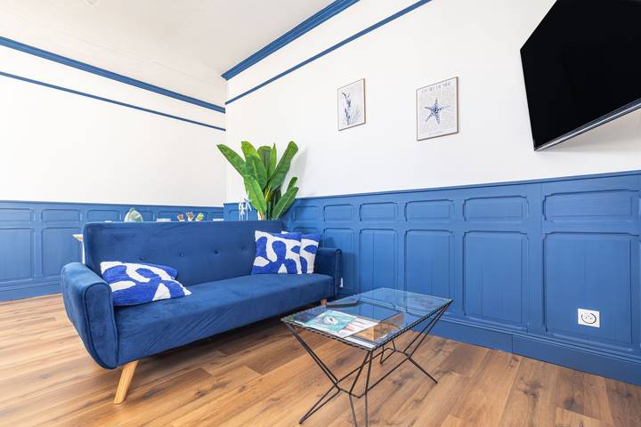 Maison de vacances « Maison Cosy Avec Cour » avec terrasse et jardin privatifs in Le Château-d'Oléron, Côte de Beauté