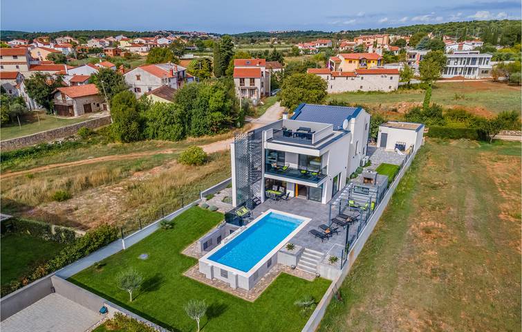 Charmante 180 m² große Wohnung mit Pool, WLAN und Zugang zum Strand in Pomer, Südküste Istrien