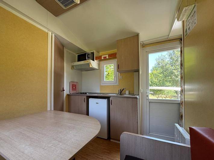 Camping pour 4 personnes, avec bassin pour enfant dans le Lot - 4