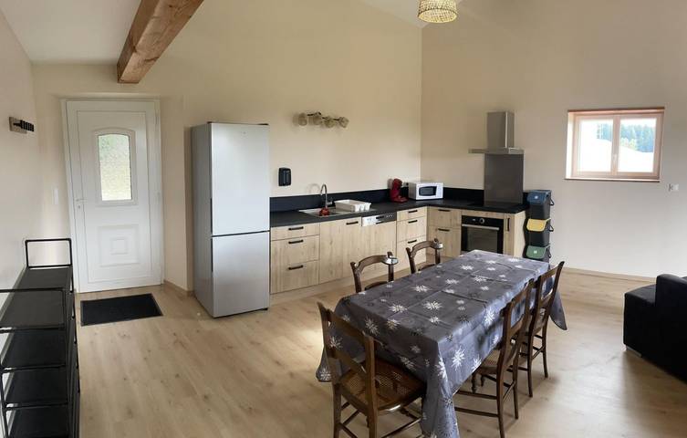 Gîte pour 4 personnes, avec terrasse et jardin à Les Martys - 4