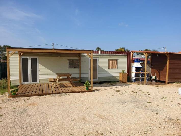 Glamping para 5 pessoas, com jardim e vista e ainda terraço, com animais de estimação no Alentejo