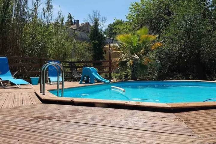Chalet pour 4 personnes, avec piscine et jardin à Orange