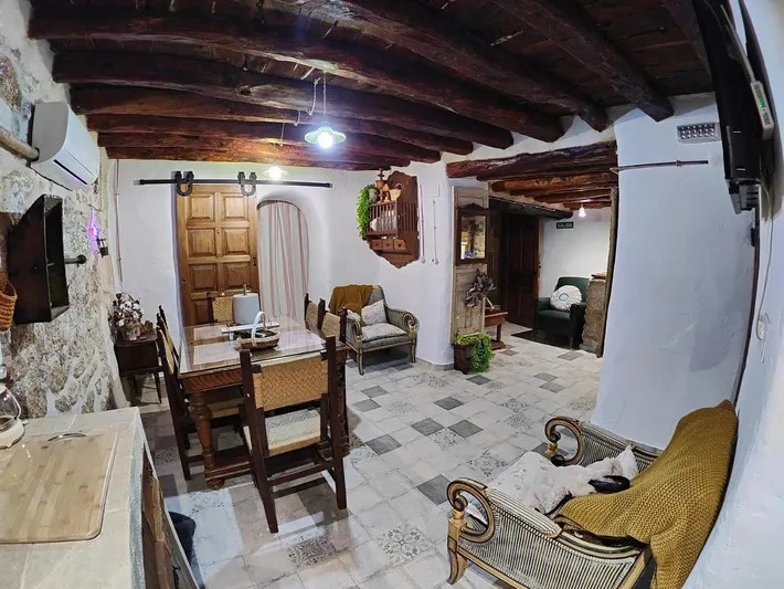 Apartamento de vacaciones para 4 personas, con jacuzzi además de piscina y jardín - 1