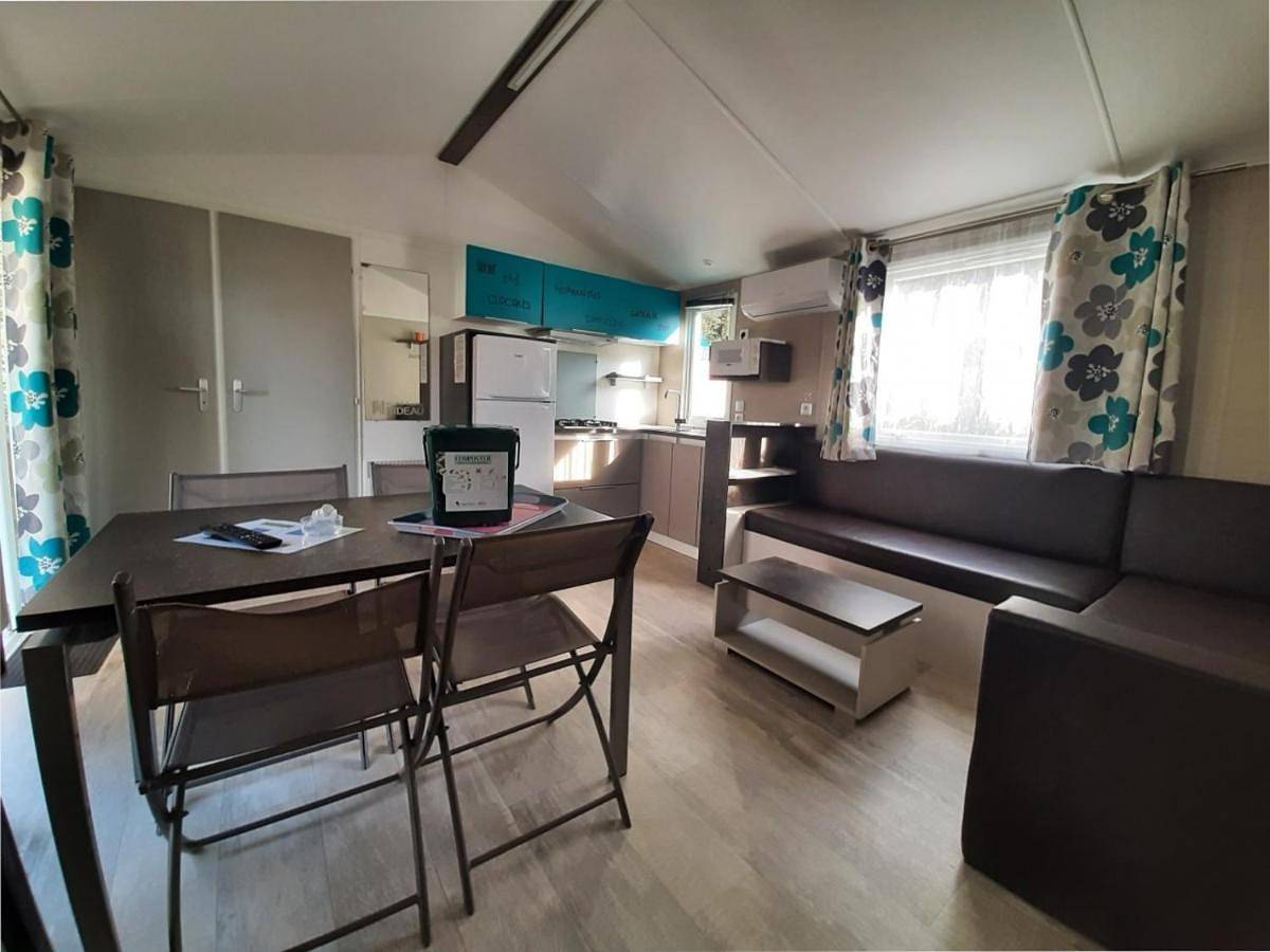 Deluxe Bungalow in Saint-Palais-sur-Mer, Côte de Beauté