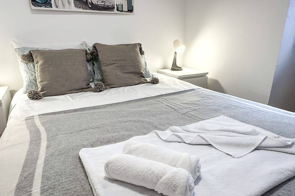Entire apartment, Seaside Charming 2 Bedroom Retreat in Cascais Historic centre in Cascais e Estoril, Costa de Lisboa