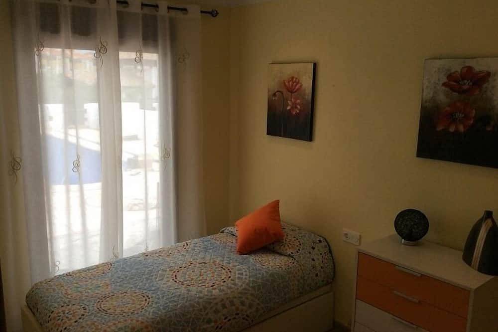 Schöne freistehende 3-Bett-Villa, beheizter Pool und Whirlpool, Wlan, Sky-Tv, Grill in Playas de Vera, Vera
