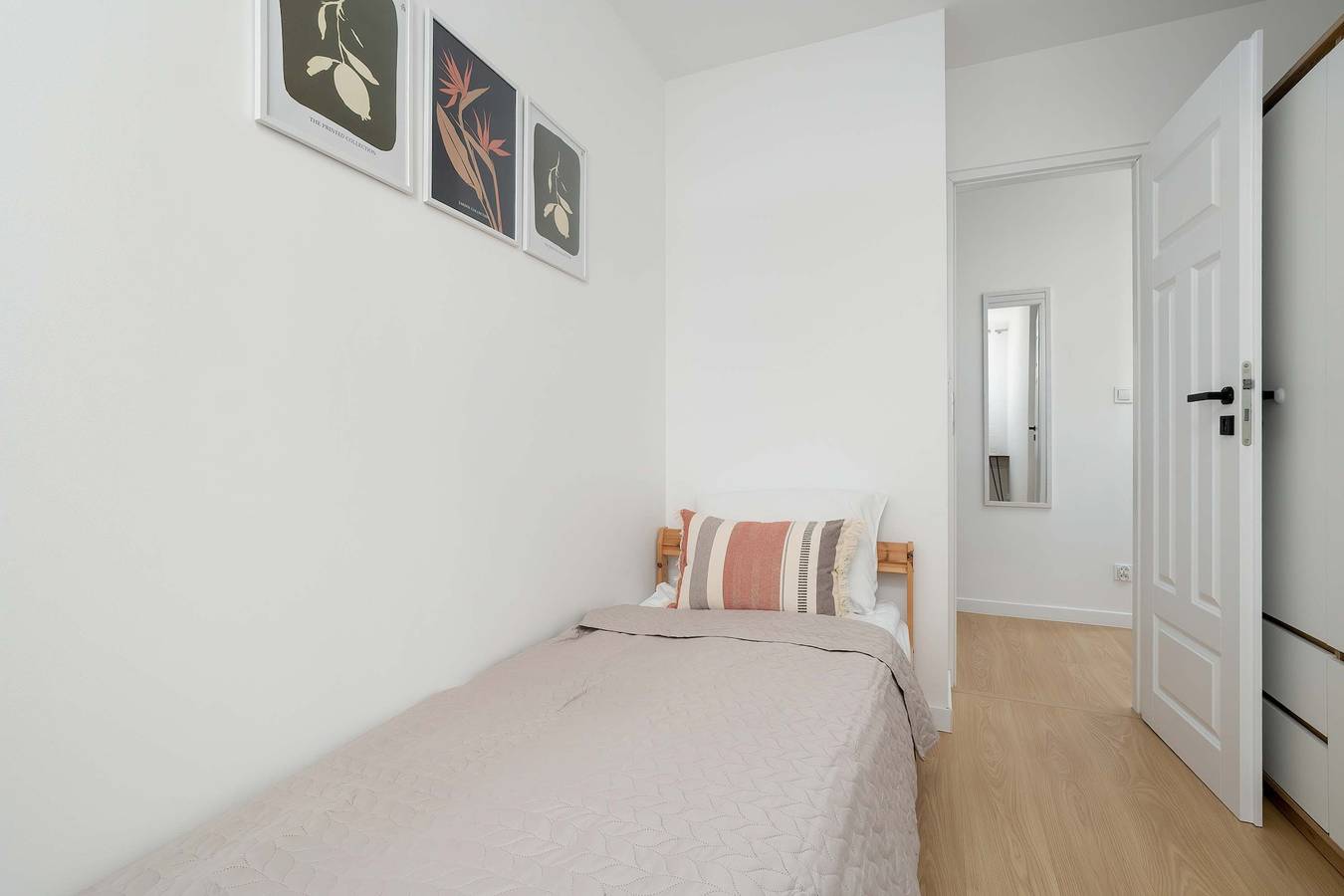 Ganze Wohnung, Słoneczna 1 | Rzeszów | Stylish Apartment | Air Conditioning | Desk | 2 Bedrooms | Close to the Center in Rzeszów, Karpatenvorland