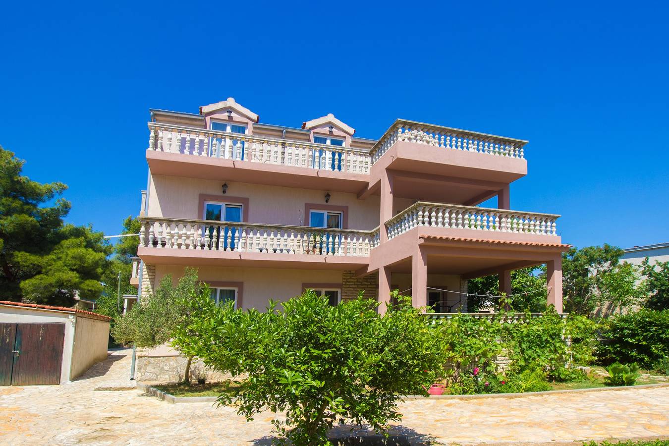Ganze Wohnung, 3-Zimmer-Ferienwohnung mit Terrasse Pirovac, Sibenik A-6280-c in Pirovac, Šibenik-Knin