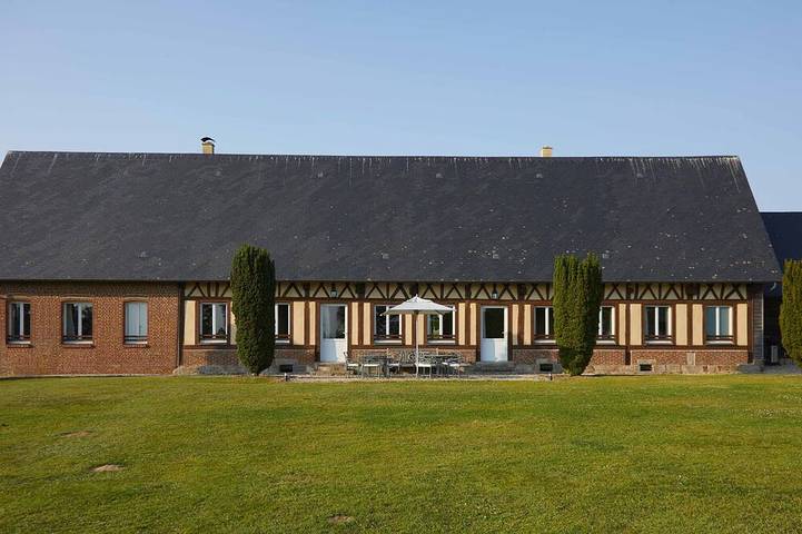 Location de vacances pour 8 personnes, avec jardin et terrasse à Doudeville