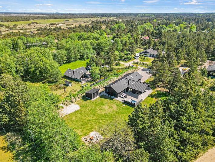 Villa für 10 Personen, mit Balkon/Terrasse und Whirlpool sowie Sauna in Blavand - 2