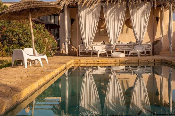 Maison d’hôte pour 2 personnes, avec jardin ainsi que piscine et vue dans Ghazoua