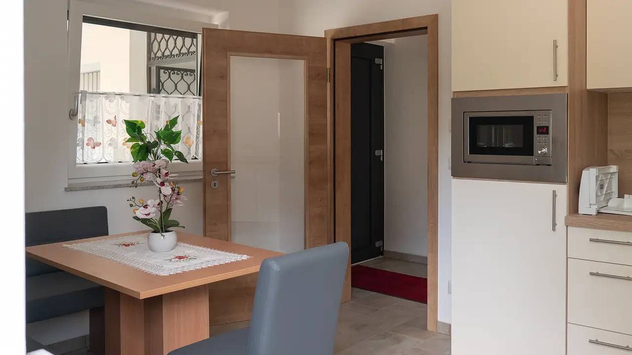 Ganze Ferienwohnung, Ferienwohnung für 2 Personen (63 m²) in Laufen in Laufen, Rupertiwinkel