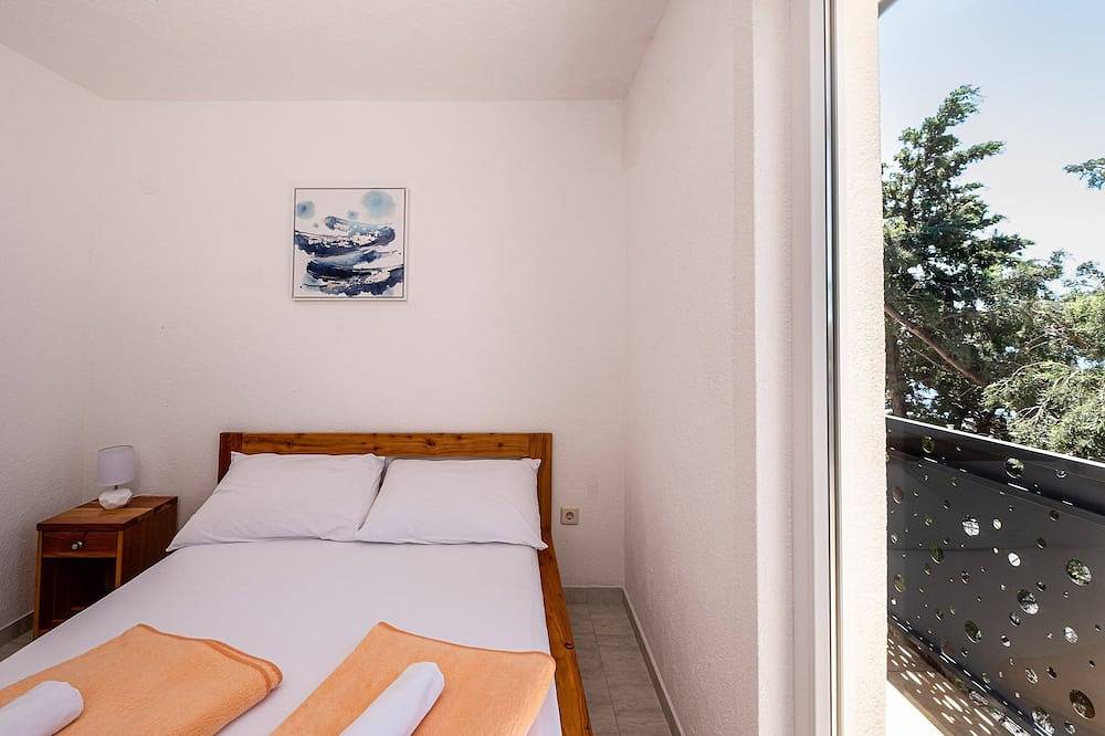 Ganze Wohnung, Apartmani Matea mit Infinity-Pool in Cesarica, Naturpark Velebit