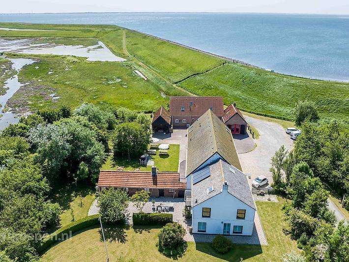 Ferienhaus für 22 Personen, mit Balkon/Terrasse und Terrasse in Schouwen-Duiveland