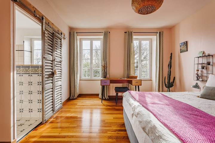 Gîte pour 6 personnes, avec terrasse et sauna ainsi que piscine et jardin à Landrais - 4