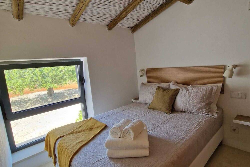 Typical country house in Algarve with swimming pool! in Estoi, Faro