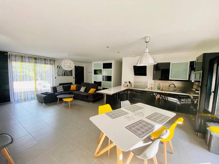 Location de vacances pour 5 personnes, avec Balcon ainsi que Terrasse et Jardin à Malemort-sur-Corrèze