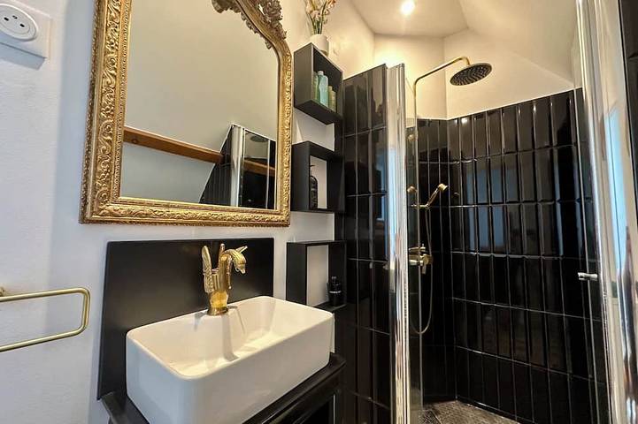 Ganze Wohnung, Elegant loft Apartment, Historic Valognes. Perfect for exploring normandy in Valognes, Côte de la Déroute