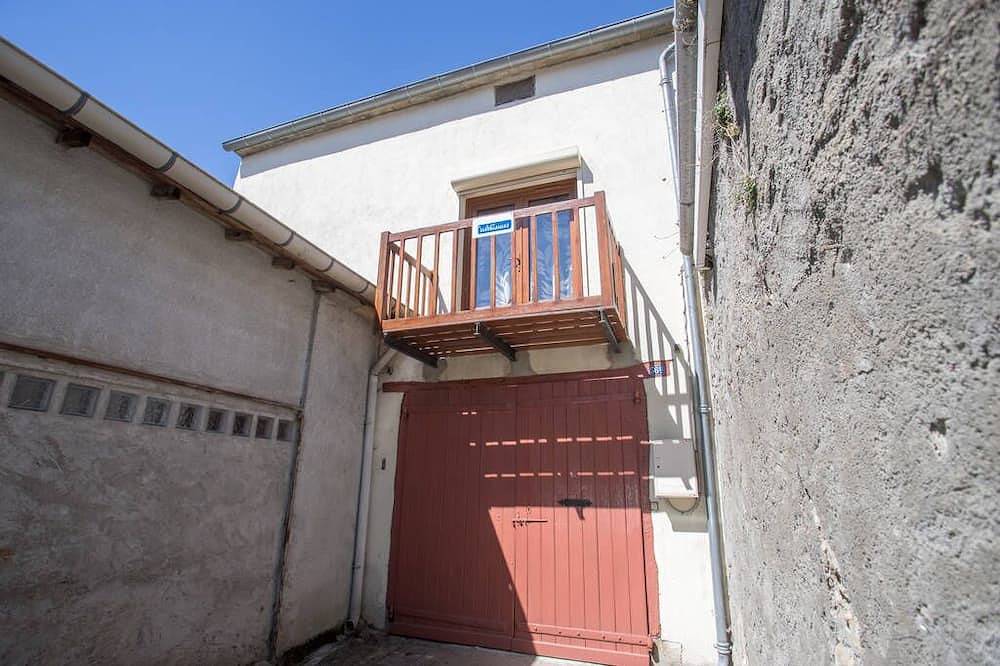 Apartamento independiente para 4 a 5 personas, centro de la ciudad y muy tranquilo. in Mirepoix (gastronomía), Ariège