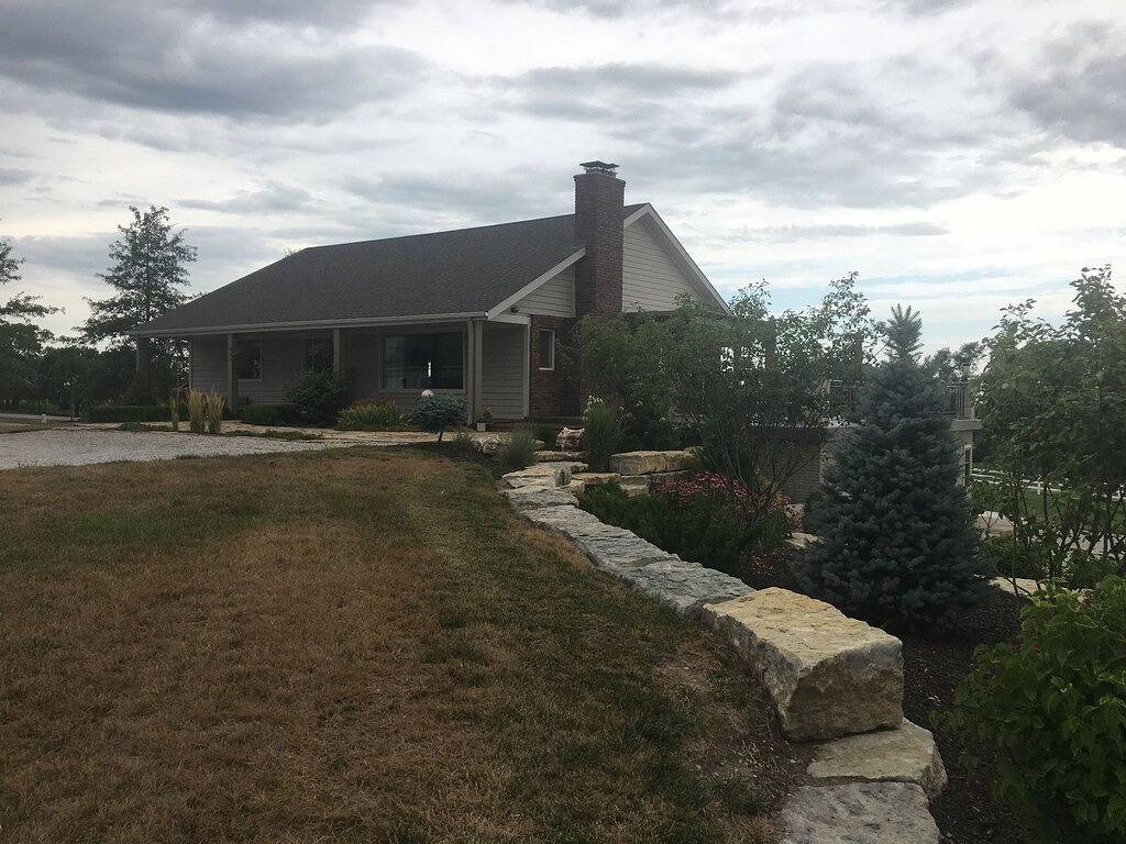 Vacation Rental for 2 Guests in Kansas City, Platte County