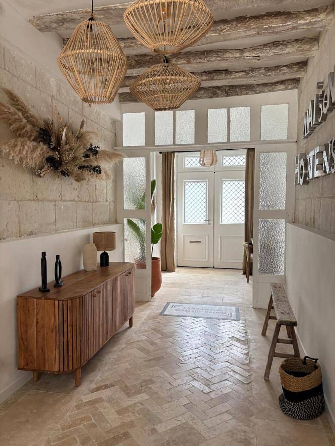 Maison Hortense 4 étoiles piscine chauffée et sauna in Buxeuil, Vienne (France)