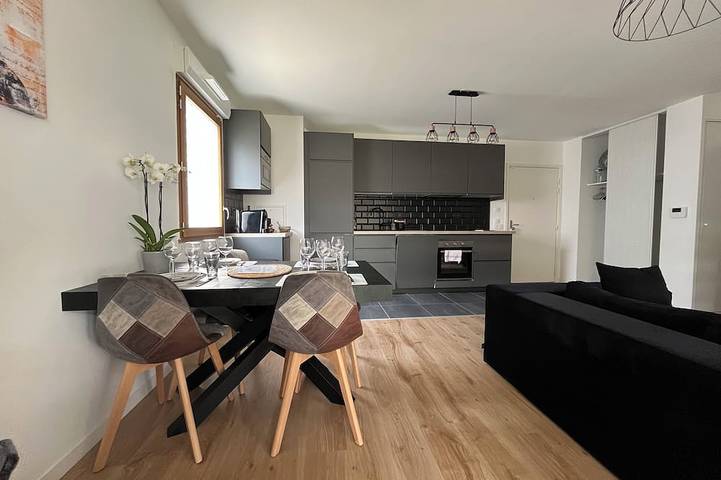 Location de vacances pour 4 personnes, avec jardin à Magny-le-Hongre