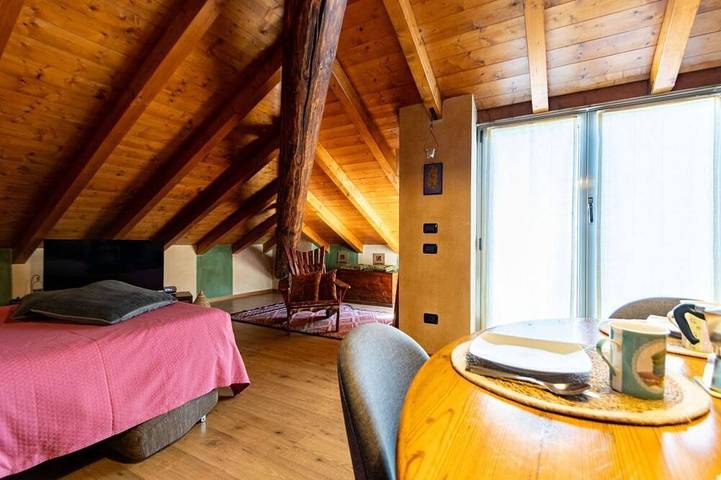 Appartement entier, L'Atelier, Artistic Luxury Apartment, Ac, Wifi, Garage, Arona, By Guestaly in Arona (Lago Maggiore), Commune de Arona