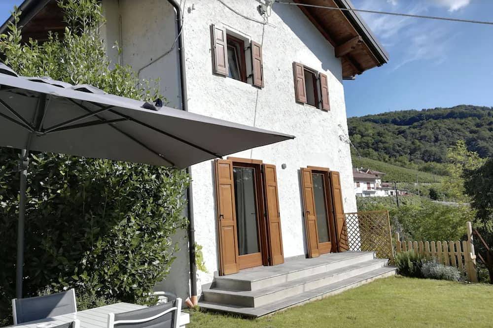 Lavendel- und Rosmarinhäuschen in Lavis, Fleimstaler Alpen