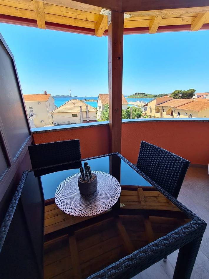 Ferienwohnung für 2 Personen, mit Balkon/Terrasse in Pakostane - 2